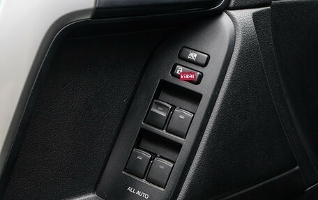 Toyota Land Cruiser Prado 150 рестайлинг 2, 2015 год, 3 725 000 рублей, 14 фотография