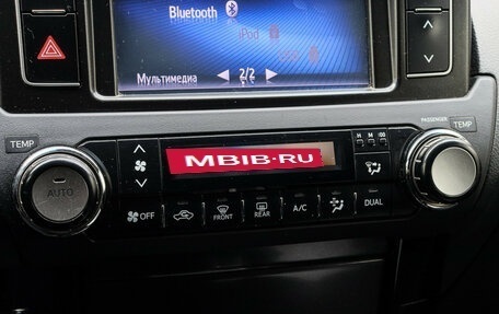 Toyota Land Cruiser Prado 150 рестайлинг 2, 2015 год, 3 725 000 рублей, 21 фотография