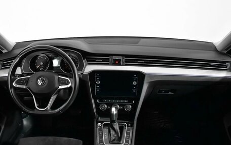 Volkswagen Passat B8 рестайлинг, 2020 год, 2 700 000 рублей, 9 фотография