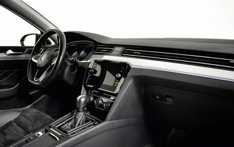 Volkswagen Passat B8 рестайлинг, 2020 год, 2 700 000 рублей, 10 фотография