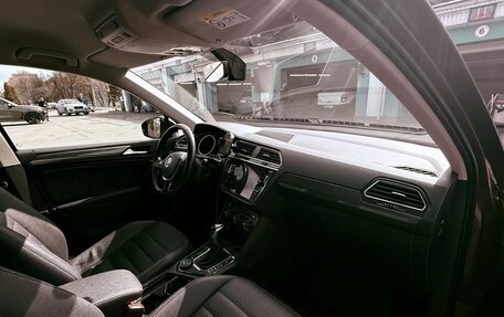 Volkswagen Tiguan II, 2018 год, 1 950 000 рублей, 10 фотография