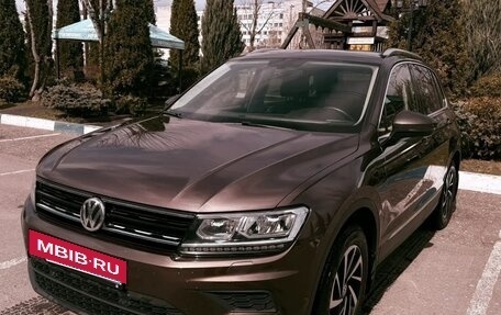 Volkswagen Tiguan II, 2018 год, 1 950 000 рублей, 3 фотография