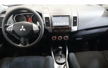 Mitsubishi Outlander III рестайлинг 3, 2007 год, 1 069 000 рублей, 10 фотография