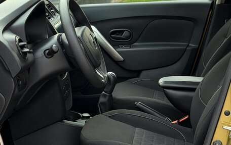 Renault Sandero II рестайлинг, 2016 год, 990 000 рублей, 23 фотография