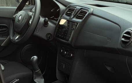 Renault Sandero II рестайлинг, 2016 год, 990 000 рублей, 32 фотография