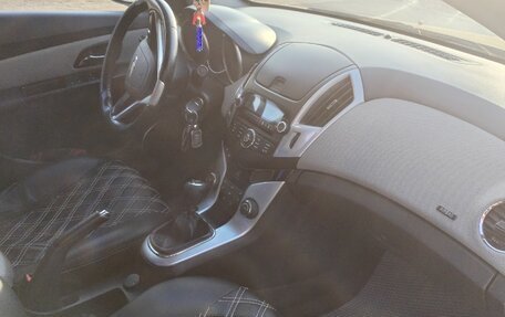 Chevrolet Cruze II, 2013 год, 775 000 рублей, 4 фотография