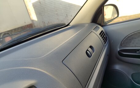 KIA Rio II, 2004 год, 410 000 рублей, 21 фотография