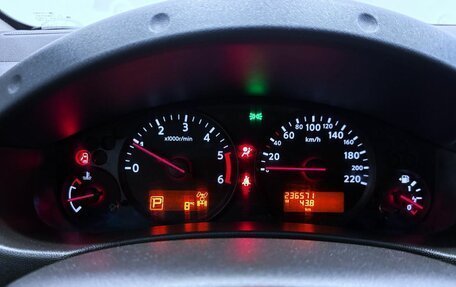 Nissan Navara (Frontier), 2010 год, 1 255 000 рублей, 10 фотография