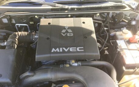 Mitsubishi Pajero IV, 2007 год, 1 650 000 рублей, 10 фотография