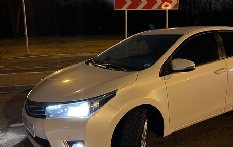 Toyota Corolla, 2013 год, 1 990 000 рублей, 2 фотография