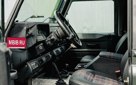 Land Rover Defender I, 2005 год, 2 100 000 рублей, 26 фотография