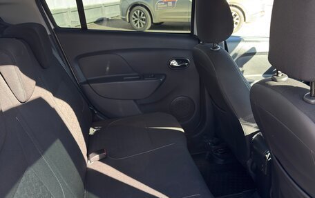 Renault Logan II, 2017 год, 750 000 рублей, 7 фотография