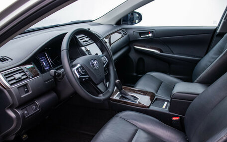 Toyota Camry, 2018 год, 2 438 000 рублей, 10 фотография