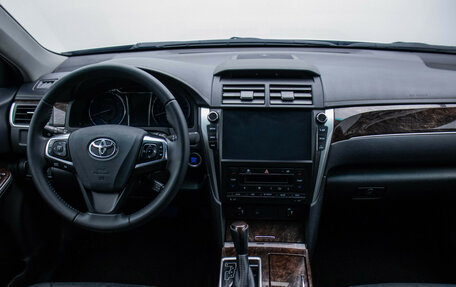 Toyota Camry, 2018 год, 2 438 000 рублей, 13 фотография