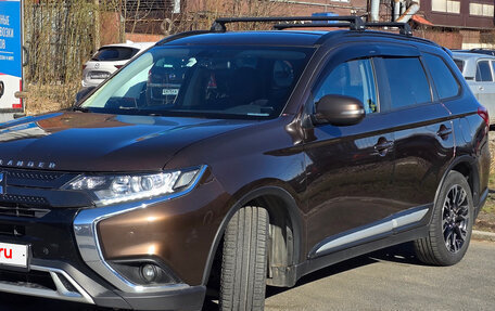 Mitsubishi Outlander III рестайлинг 3, 2021 год, 2 990 000 рублей, 1 фотография