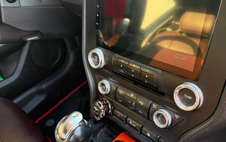 Ford Mustang VI рестайлинг, 2018 год, 2 650 000 рублей, 7 фотография