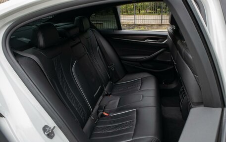 BMW 5 серия, 2018 год, 4 800 000 рублей, 11 фотография