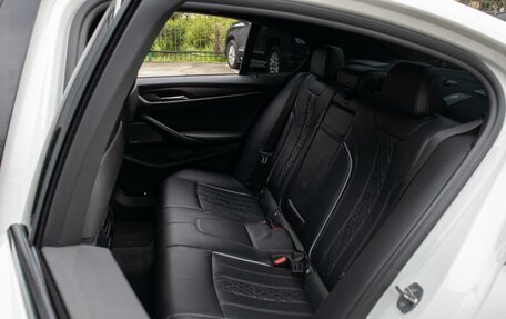 BMW 5 серия, 2018 год, 4 800 000 рублей, 13 фотография