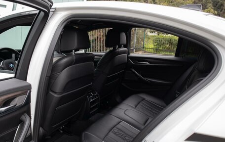 BMW 5 серия, 2018 год, 4 800 000 рублей, 15 фотография