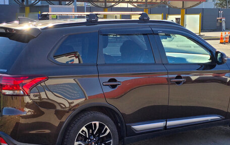 Mitsubishi Outlander III рестайлинг 3, 2021 год, 2 990 000 рублей, 6 фотография