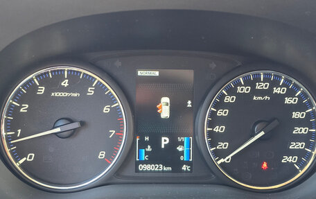 Mitsubishi Outlander III рестайлинг 3, 2021 год, 2 990 000 рублей, 9 фотография