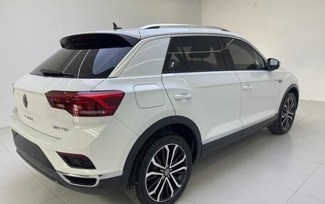 Volkswagen T-Roc I, 2022 год, 1 800 000 рублей, 6 фотография