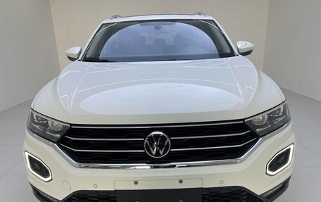 Volkswagen T-Roc I, 2022 год, 1 800 000 рублей, 2 фотография