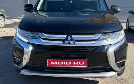 Mitsubishi Outlander III рестайлинг 3, 2016 год, 1 570 000 рублей, 1 фотография