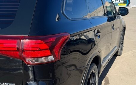 Mitsubishi Outlander III рестайлинг 3, 2016 год, 1 570 000 рублей, 8 фотография