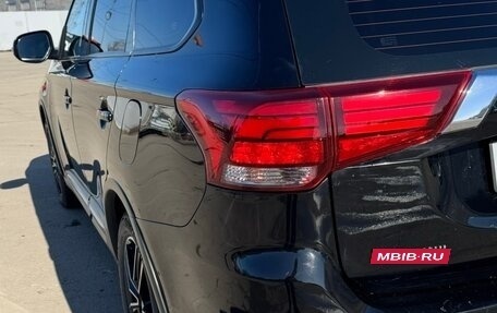 Mitsubishi Outlander III рестайлинг 3, 2016 год, 1 570 000 рублей, 7 фотография