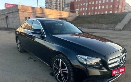 Mercedes-Benz E-Класс, 2019 год, 2 800 000 рублей, 4 фотография