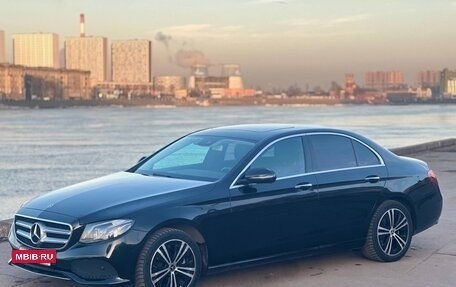 Mercedes-Benz E-Класс, 2019 год, 2 800 000 рублей, 7 фотография