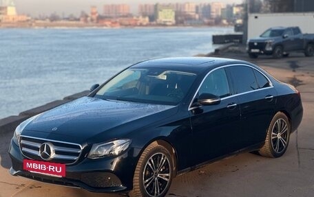 Mercedes-Benz E-Класс, 2019 год, 2 800 000 рублей, 10 фотография