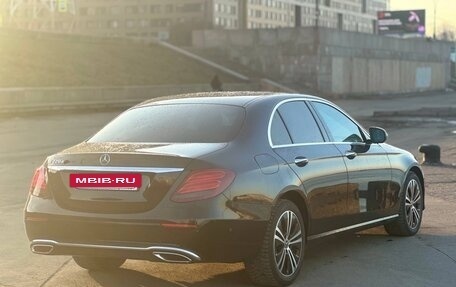 Mercedes-Benz E-Класс, 2019 год, 2 800 000 рублей, 11 фотография