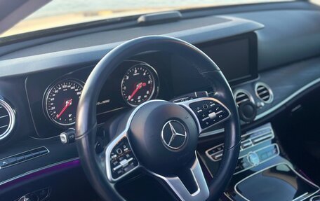 Mercedes-Benz E-Класс, 2019 год, 2 800 000 рублей, 21 фотография