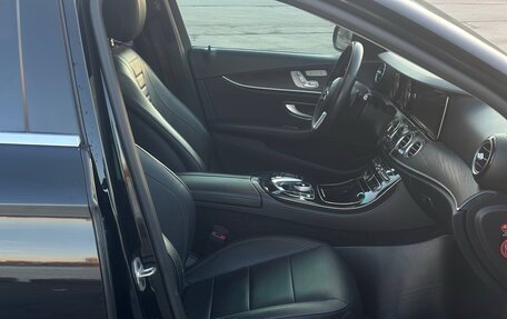 Mercedes-Benz E-Класс, 2019 год, 2 800 000 рублей, 23 фотография