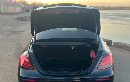 Mercedes-Benz E-Класс, 2019 год, 2 800 000 рублей, 28 фотография