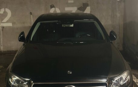 Mercedes-Benz E-Класс, 2019 год, 2 800 000 рублей, 33 фотография