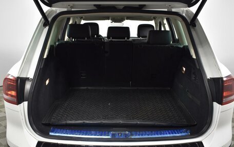 Volkswagen Touareg III, 2017 год, 3 971 900 рублей, 28 фотография