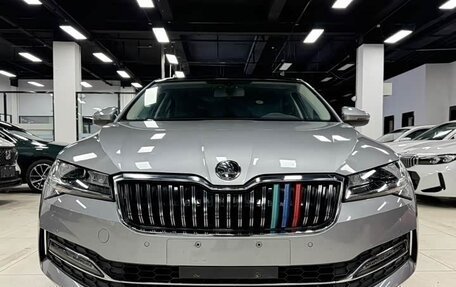 Skoda Superb III рестайлинг, 2022 год, 2 080 123 рублей, 3 фотография