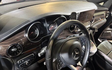 Mercedes-Benz V-Класс, 2022 год, 6 300 000 рублей, 3 фотография