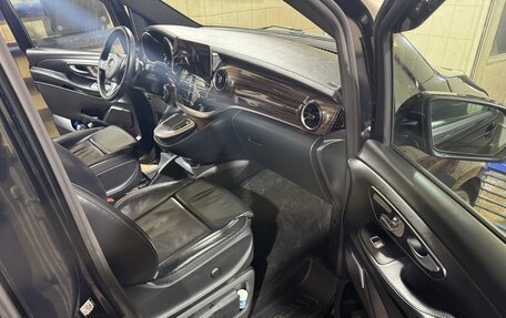 Mercedes-Benz V-Класс, 2022 год, 6 300 000 рублей, 5 фотография