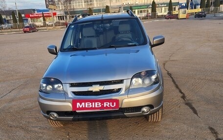 Chevrolet Niva I рестайлинг, 2017 год, 690 000 рублей, 2 фотография