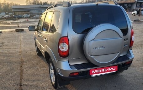 Chevrolet Niva I рестайлинг, 2017 год, 690 000 рублей, 6 фотография