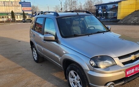 Chevrolet Niva I рестайлинг, 2017 год, 690 000 рублей, 3 фотография