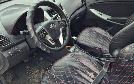 Hyundai Solaris II рестайлинг, 2012 год, 335 000 рублей, 10 фотография