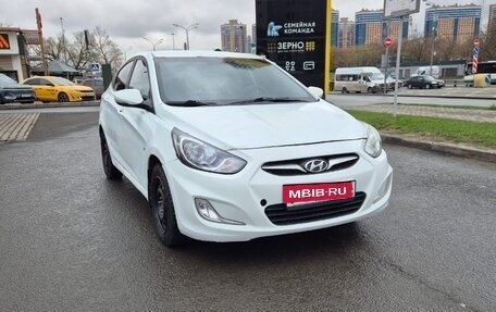 Hyundai Solaris II рестайлинг, 2012 год, 335 000 рублей, 6 фотография