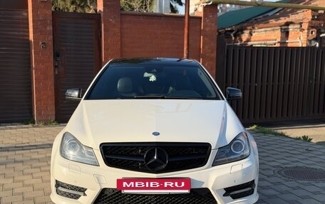 Mercedes-Benz C-Класс, 2011 год, 1 550 000 рублей, 3 фотография