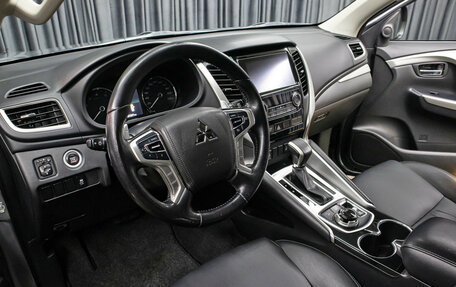 Mitsubishi Pajero Sport III рестайлинг, 2019 год, 3 798 000 рублей, 15 фотография