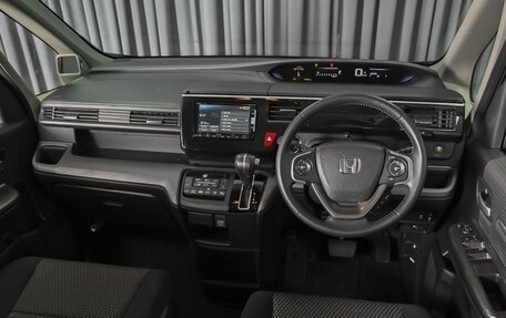 Honda Stepwgn IV, 2015 год, 1 899 000 рублей, 6 фотография